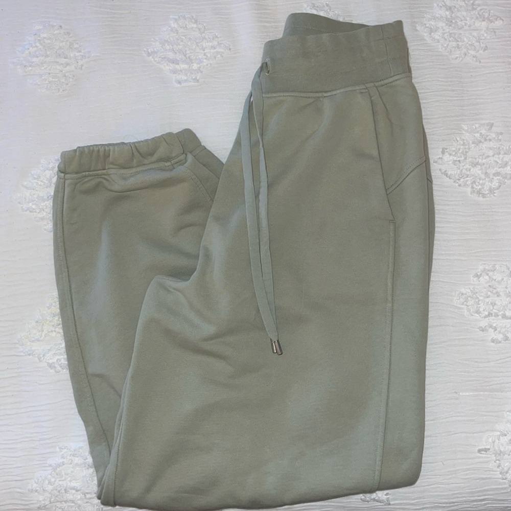 Green lululemon joggers